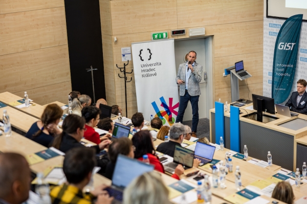 Ohlédnutí za konferencí: Přínosné využití BI pro řízení univerzit